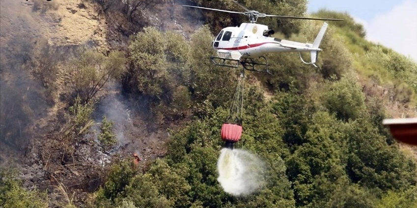 Incendio a Poggio al Tiglio: intervento in corso delle squadre antincendio