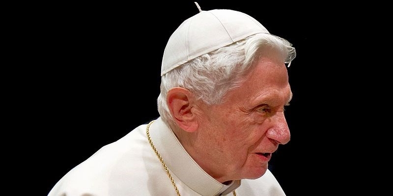 2013 - Papa Benedetto XVI lascia il Vaticano