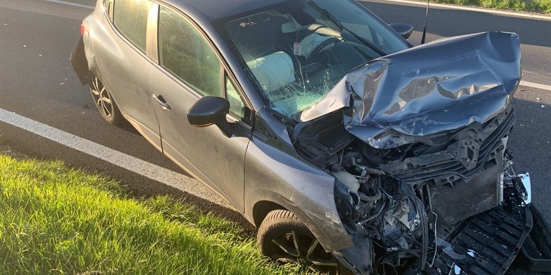 Incidente sulla Statale 65, la Clio incidentata