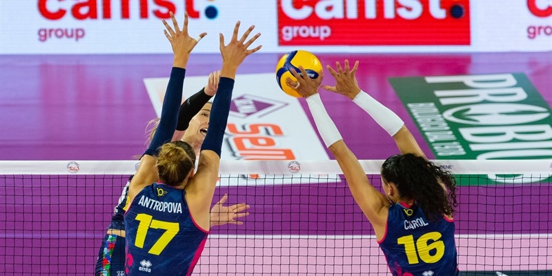 Savino Del Bene Volley e Il Bisonte Firenze in una azione di gioco del Derby Fiorentino.