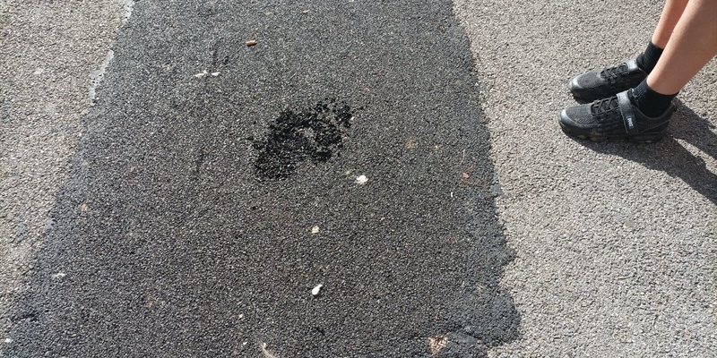 Una buca che si scioglie al caldo