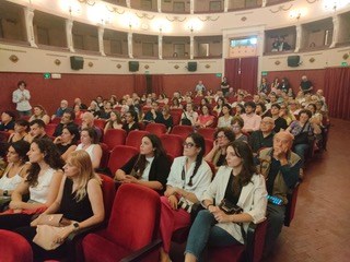 Un momento della serata al Teatro Giotto di Borgo San Lorenzo