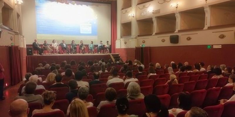 Un momento della serata al Teatro Giotto di Borgo San Lorenzo