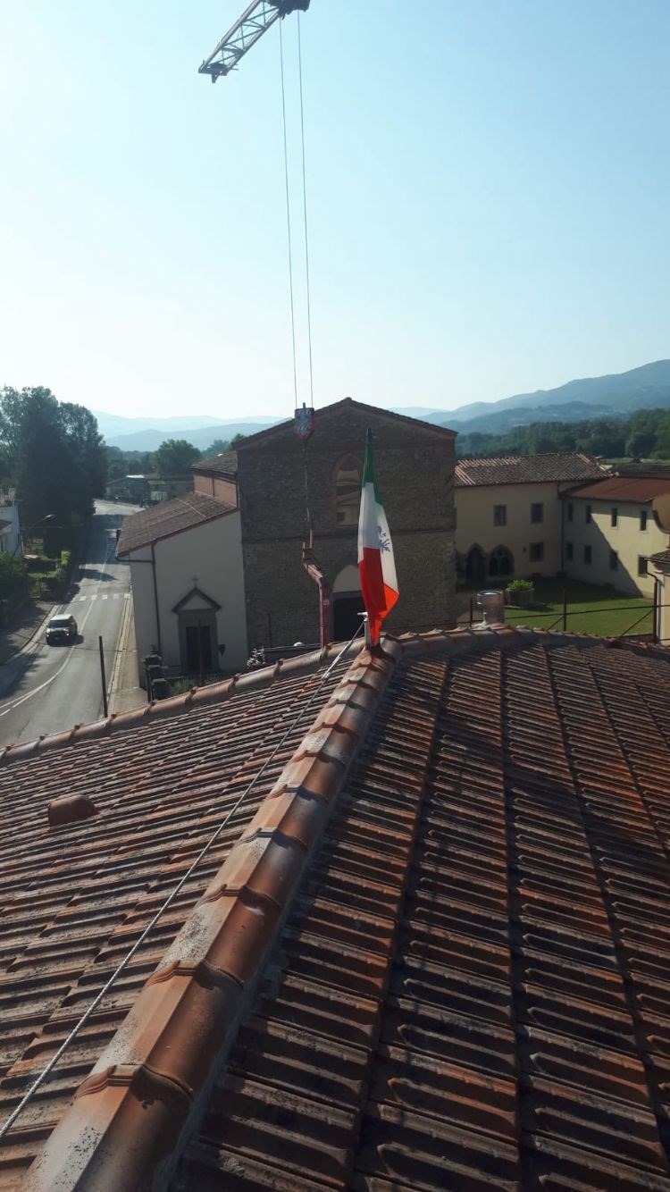 I lavori di ristrutturazione del tetto del teatrino del Centro Giovanile del Mugello