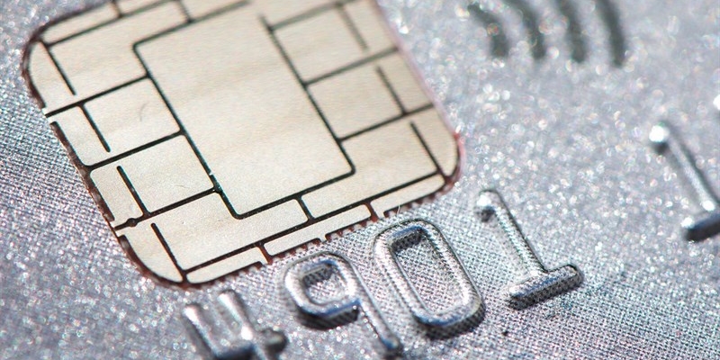 Carte di credito non sue in tasca