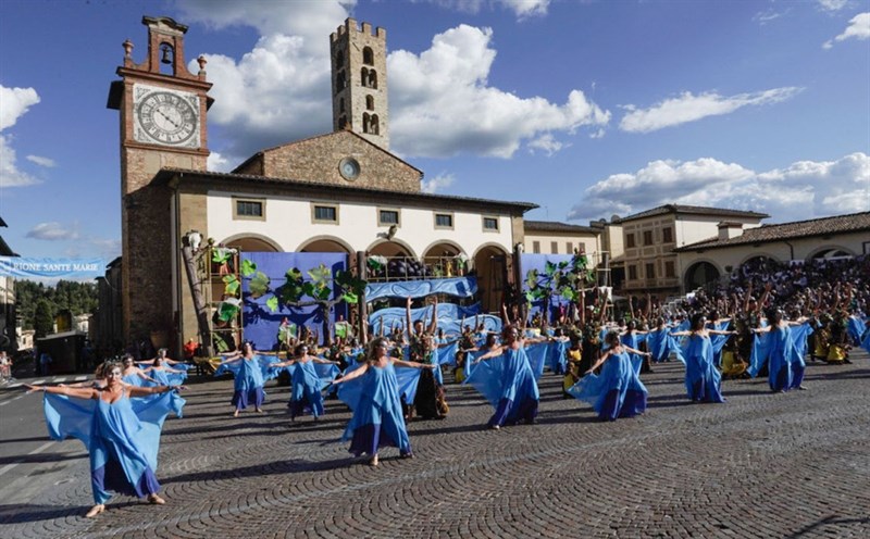 Lo spettacolo dei rioni