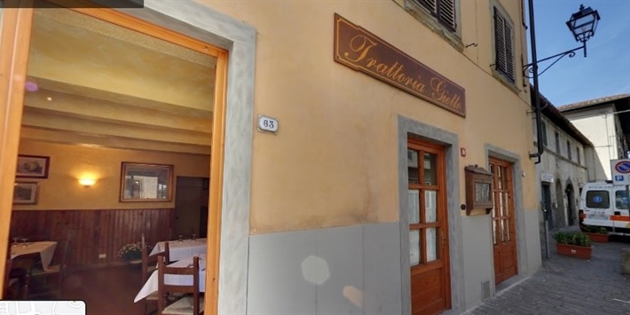 L'esterno della trattoria Giotto a Vicchio