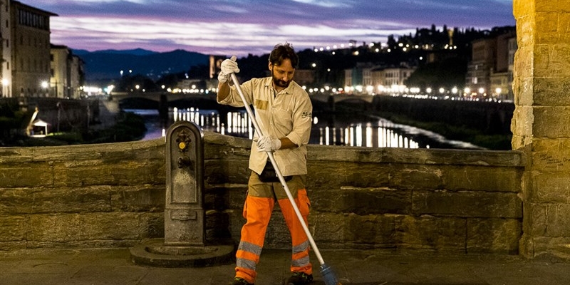 Un operatore Alia su Ponte Vecchio