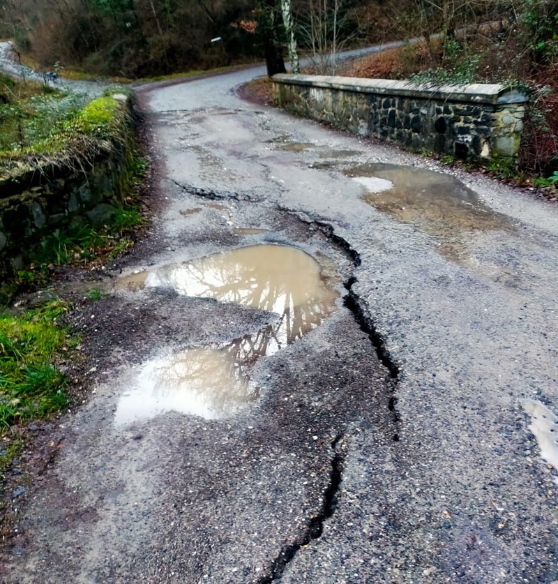 la situazione delle strade a Mangona