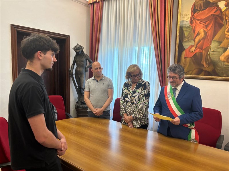 La consegna del premio