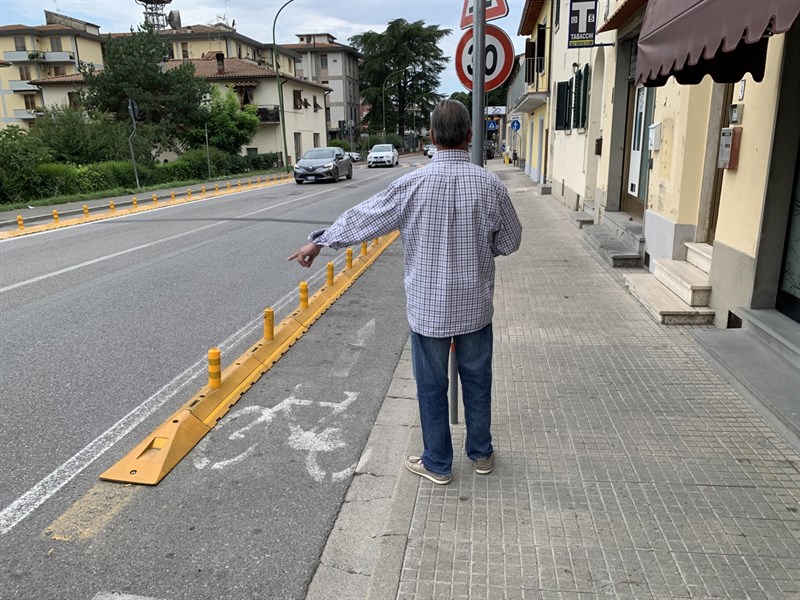 Si mette in sicurezza i ciclisti senza pensare ai parcheggi