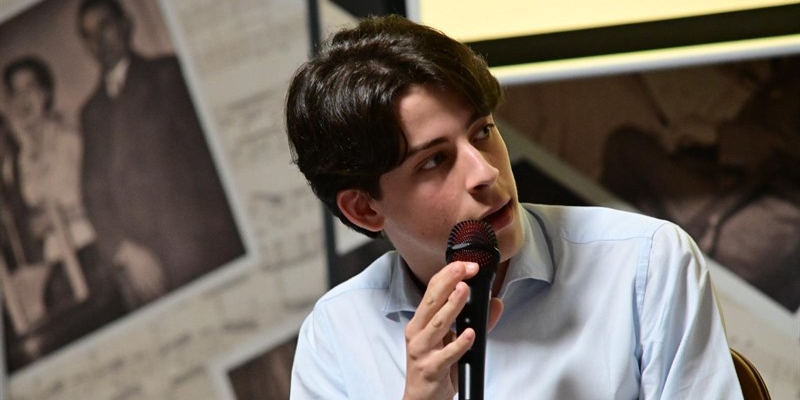 Elezioni regionali Toscana, Lapo Albizi (AVS) candidato nel collegio Firenze 2: “Giovani, pace e trasporto pubblico al centro”