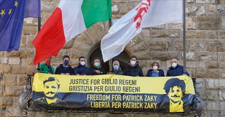 lo striscione comparso a Palazzo Vecchio