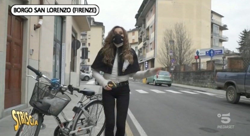 L'inviata di Striscia la NOtizia a Borgo San Lorenzo per le piste ciclabili