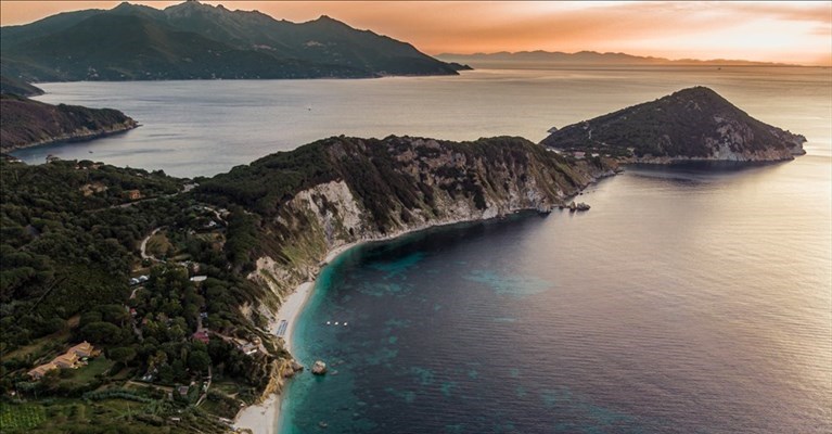 La spiaggia di Sansone al tramonto