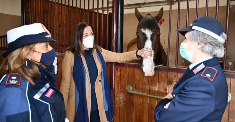 l'assessore Funaro in visita alla scuderia