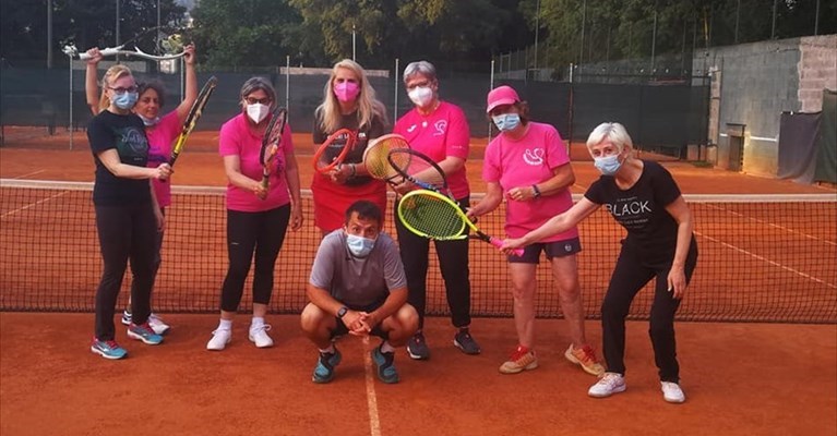 le donne in rosa in allenamento