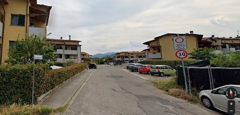 L'ingresso di Via Cinelli, lato Fornaci