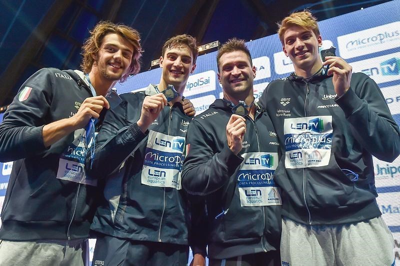 Nazionale italiana di nuoto nella 4x50 sl maschile.