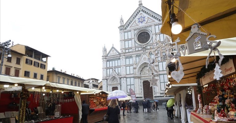 il mercatino in Santa Croce