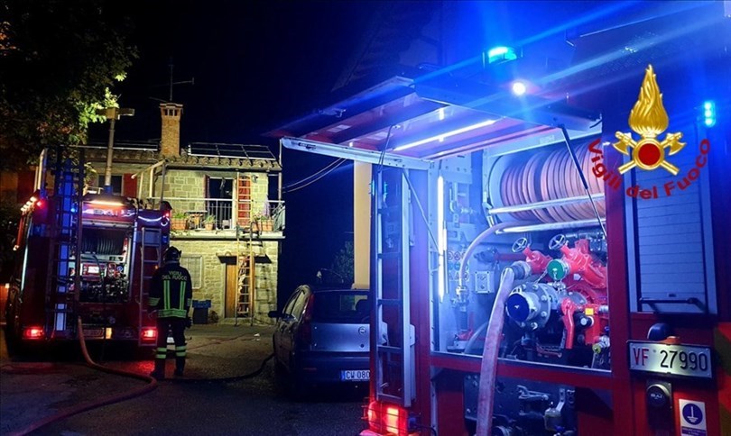 Vigili del fuoco per incendio