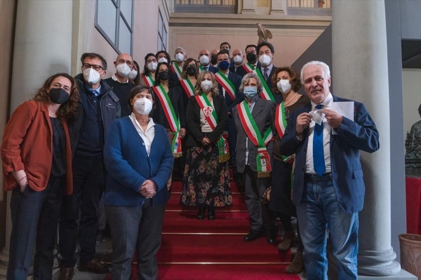 la foto di gruppo dopo il protocollo