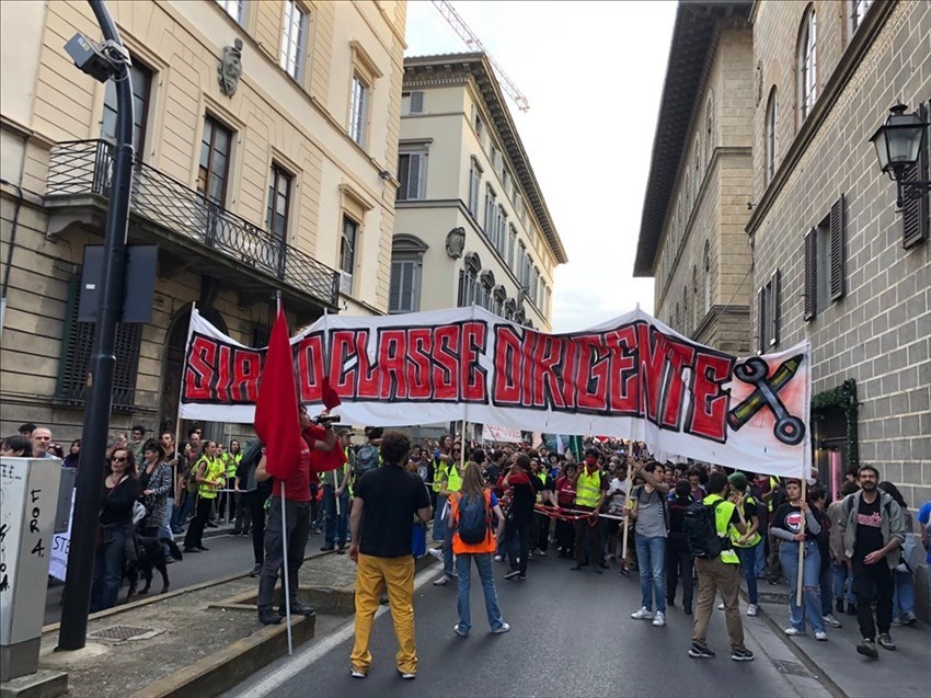 un momento del corteo