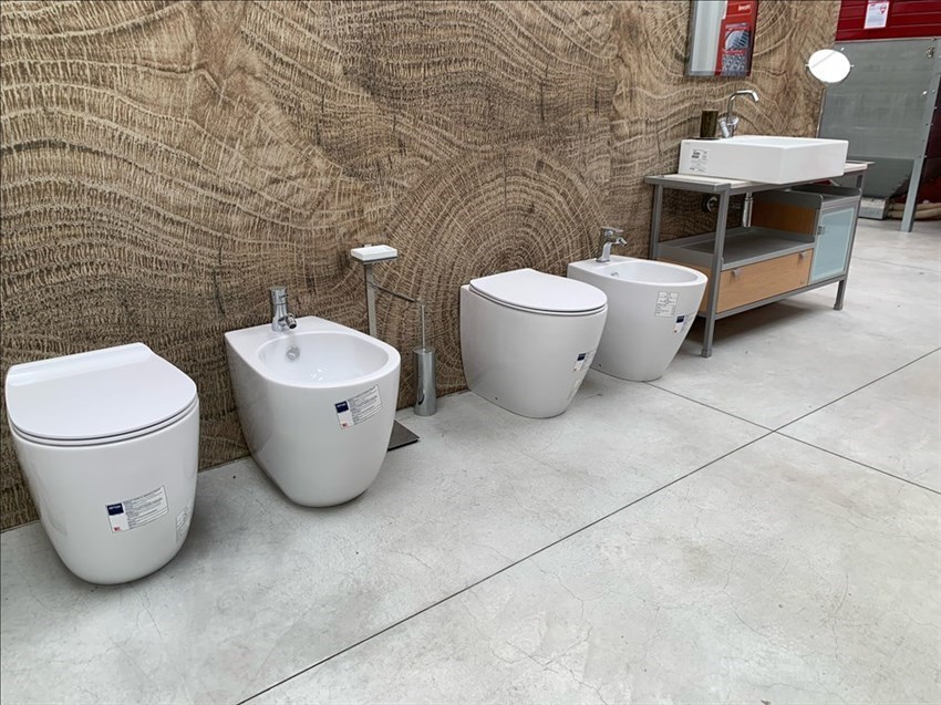 Mugedile Show Room Sanitari