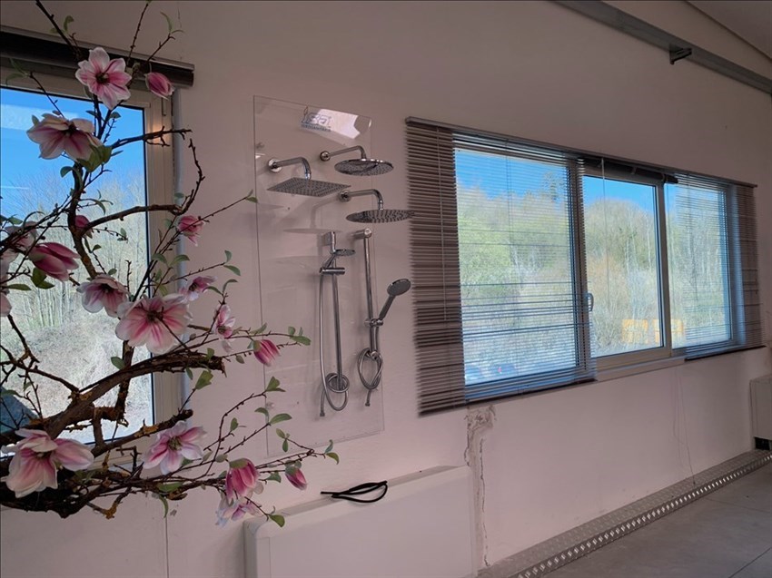 Mugedile Show Room Sanitari