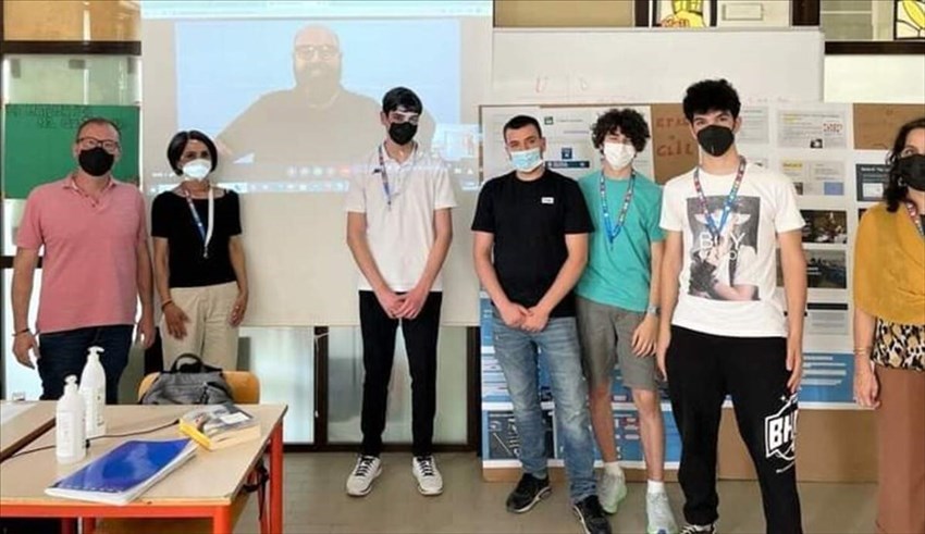 La nostra scuola. Alcune notizie dal Giotto Ulivi e dai suoi studenti