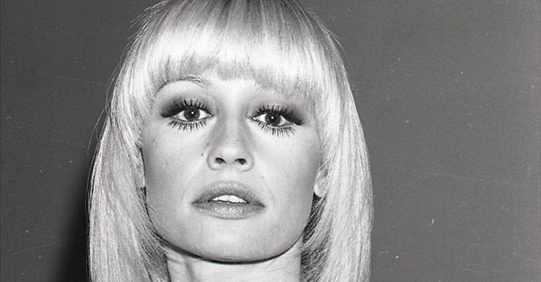 2021, muore la diva Raffaella Carrà