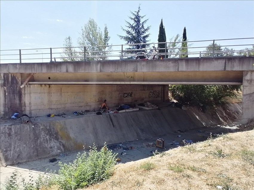 l'accampamento sotto il ponte di via della Chimera