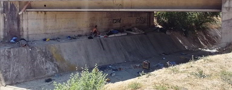 l'accampamento sotto il ponte di via della Chimera