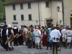 Tiro con l'arco: giovani arcieri a Bilancino