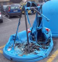 Halloween. Notte di vandalismi a Borgo? Le foto