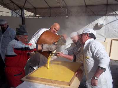 Polenta delle Ceneri, tradizione di secoli. Le foto dell'edizione 2012