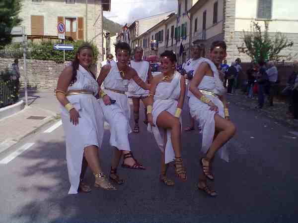 Al Rione Rosso il Palio di San Michele a Ronta