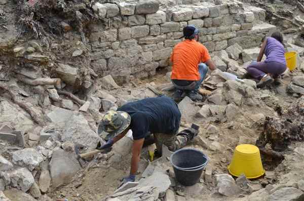 Castello di Montaccianico. 10 anni di scavi