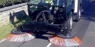 Aer. Dallo spazzamento delle strade asfalto e calcestruzzo