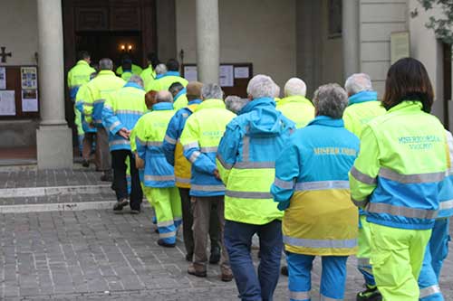 Vicchio. Chiesa gremita per l'ultimo saluto a Fabrizio.
