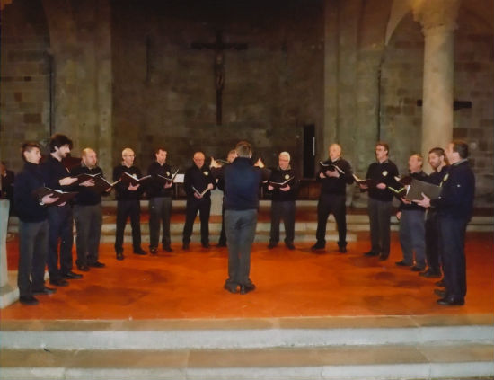 Alpini in festa per il gemellaggio tra Borgo e Viu’. Foto e cronaca
