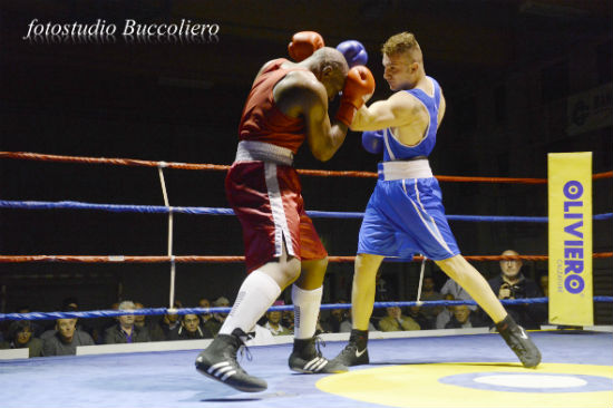 Italia Francia di Boxe un grande successo a Borgo. Foto...