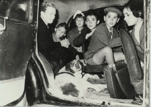 Luco. La lapide per Fido, i bambini e i restauri. Una storia mugellana...