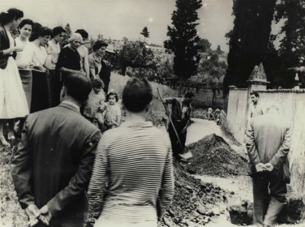 Luco. La lapide per Fido, i bambini e i restauri. Una storia mugellana...