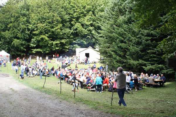 A pranzo per il Meyer. In 400 alla Capanna di Marcone. Foto e cronaca