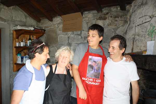 A pranzo per il Meyer. In 400 alla Capanna di Marcone. Foto e cronaca