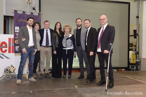 La Notte da Leoni.. mostra gli artigli. Cronaca e foto