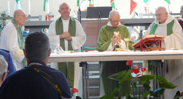 Festa degli Alpini per i 60 ordinazione sacerdotale Mons. Alberti