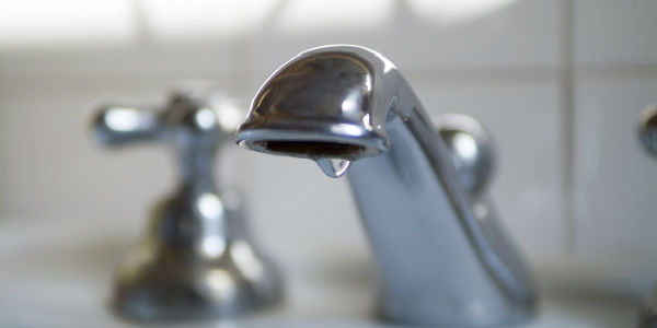 Emergenza acqua. Cittadini a secco da Domenica