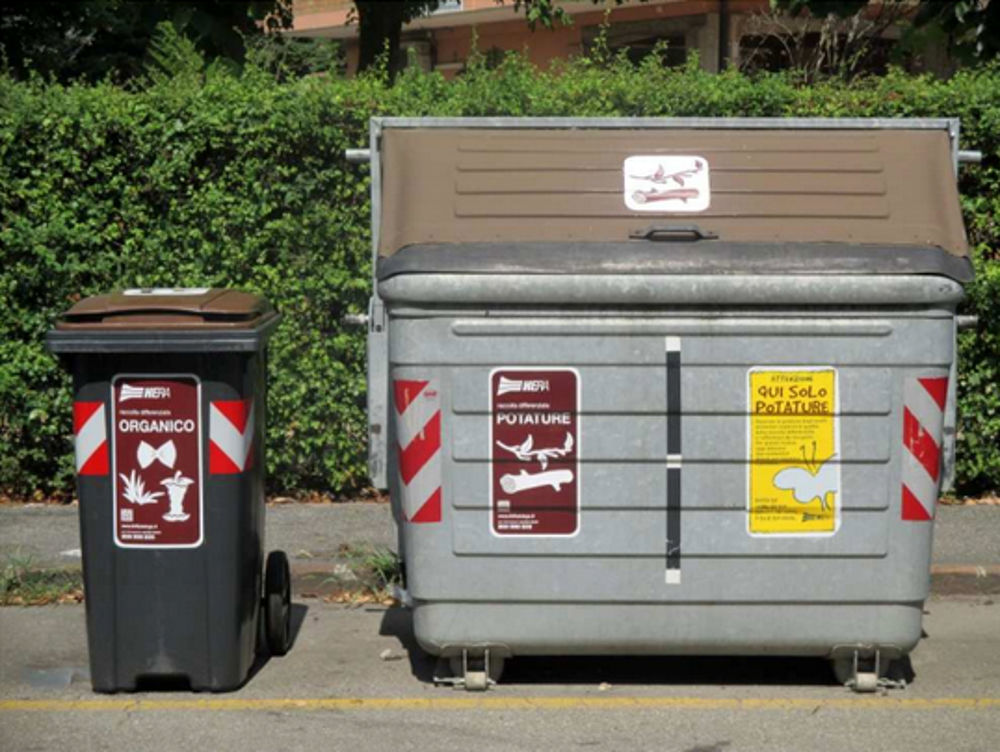 I cassonetti di Farneto spostati a Ginestra
